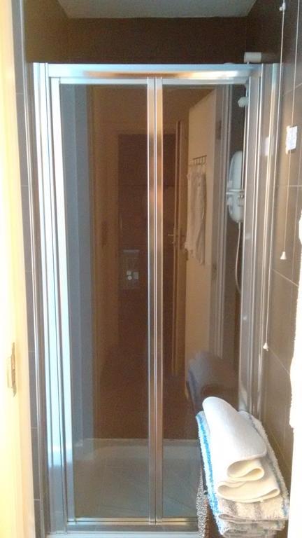 ロンドンデリー Fairman House Backpackers Bed & Breakfast エクステリア 写真