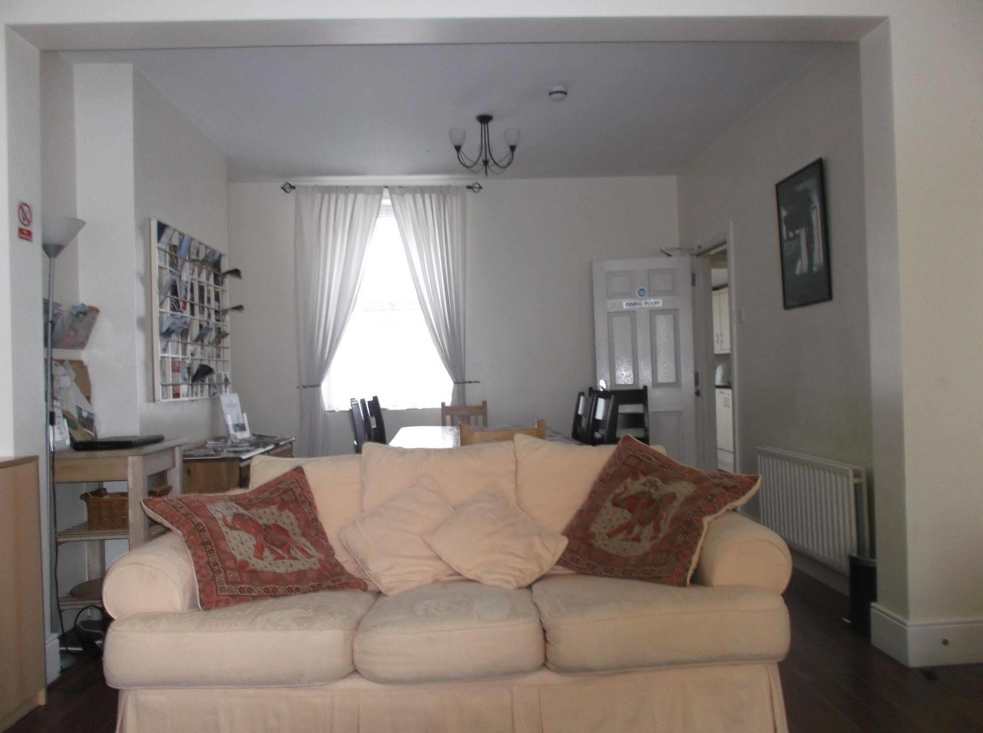 ロンドンデリー Fairman House Backpackers Bed & Breakfast エクステリア 写真