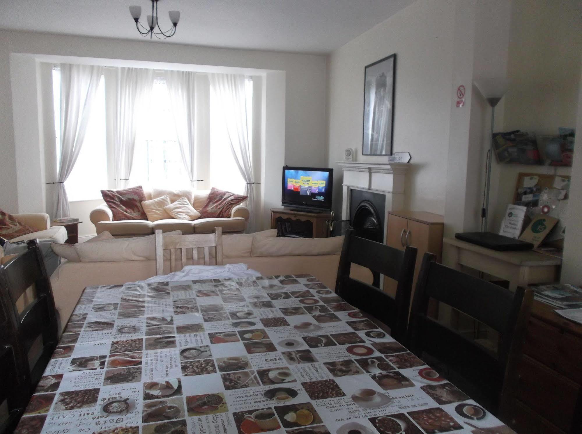 ロンドンデリー Fairman House Backpackers Bed & Breakfast エクステリア 写真