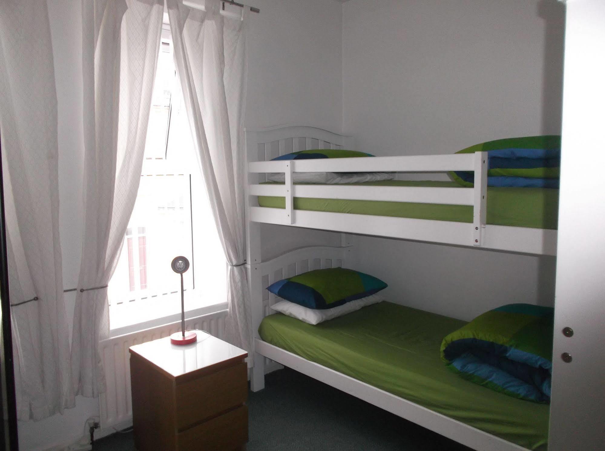 ロンドンデリー Fairman House Backpackers Bed & Breakfast エクステリア 写真