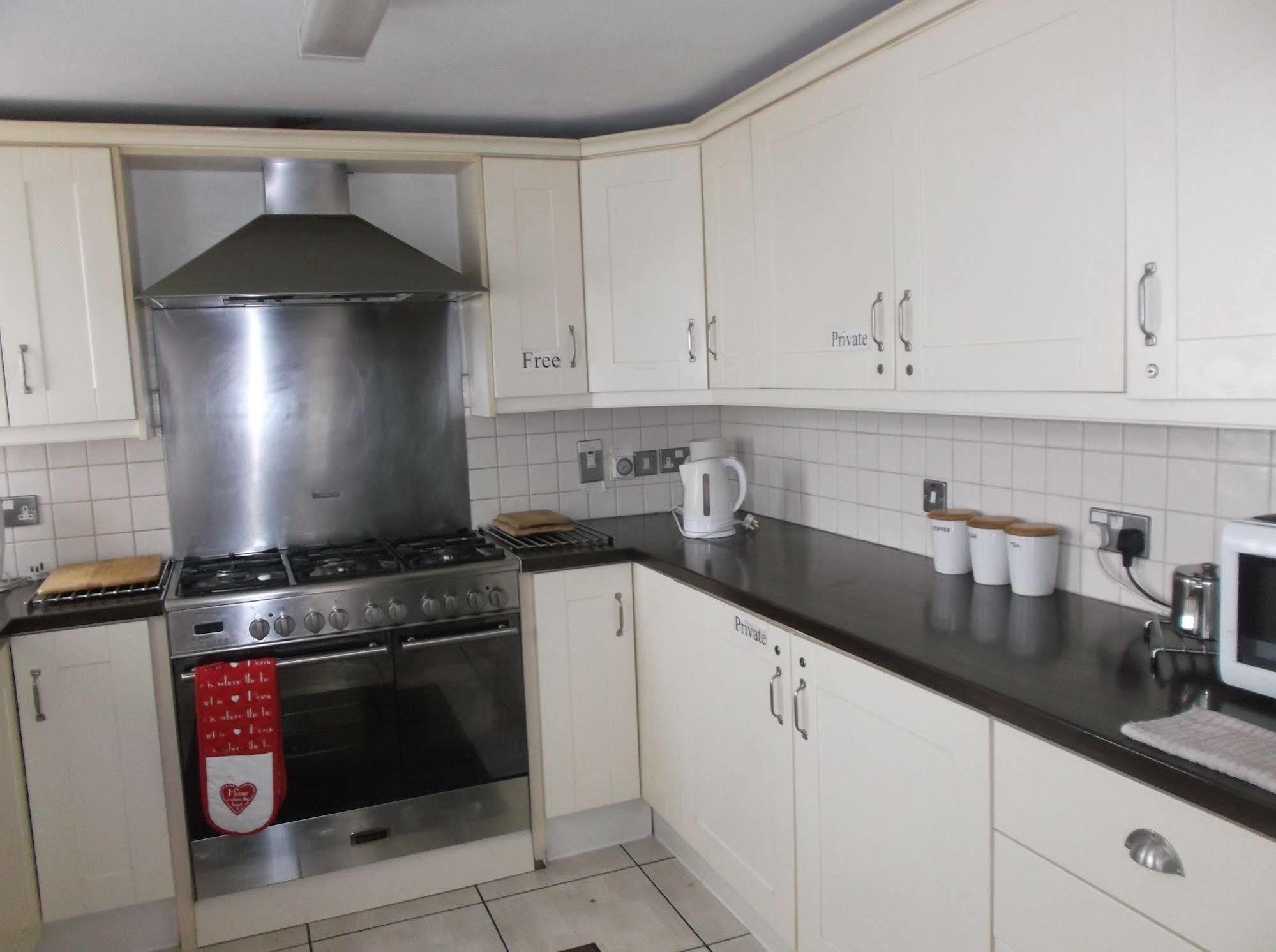ロンドンデリー Fairman House Backpackers Bed & Breakfast エクステリア 写真